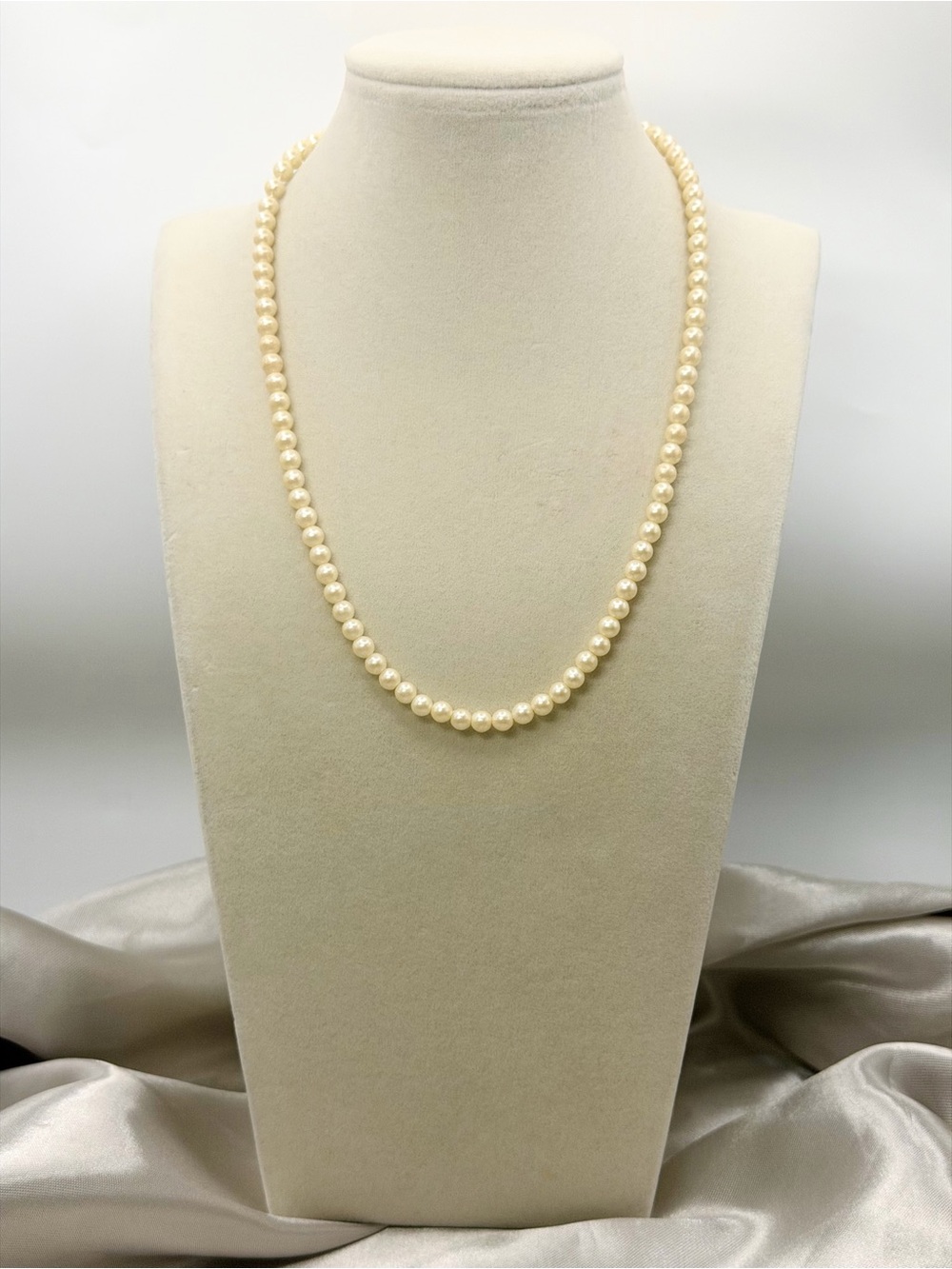 Classic Avon Cream Pearl Necklace - Elegant Women's Jewelry